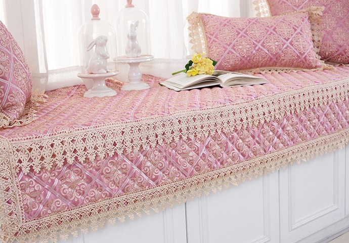 人人都向往精致的生活，準(zhǔn)備一款溫暖時髦的飄窗墊吧