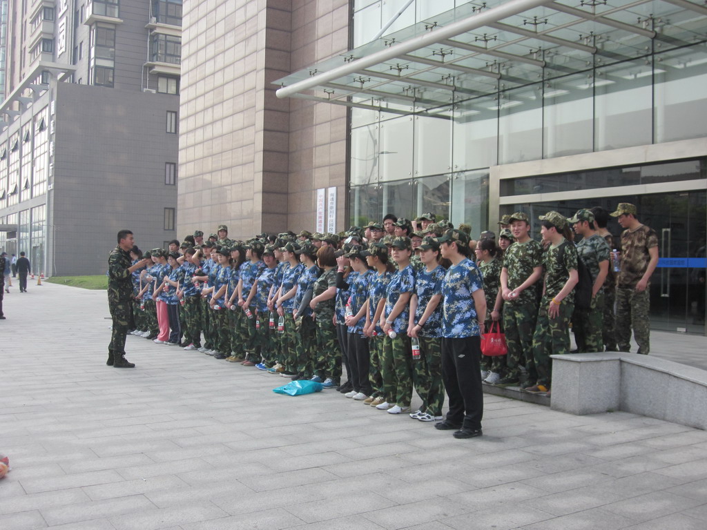 莞酈為企業(yè)營銷打造團(tuán)隊(duì)精神，邀請智慧家-肖振宇先生為公司講課